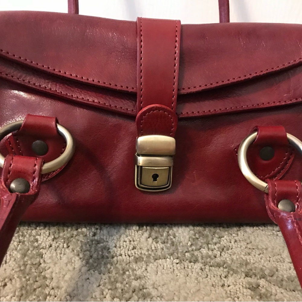 Red leather purse. - Picture 4 of 7